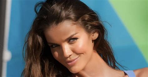 natasha barnard nude|8 Fabulous Photos From Natasha Barnard’s Photo Shoot in.